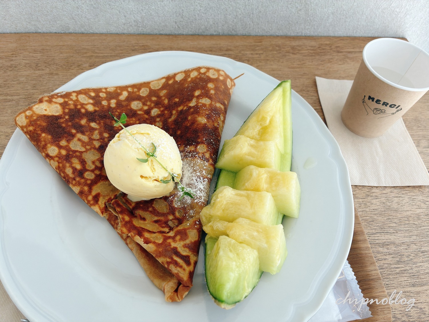 MERCI CAKEのシュガーバター＆バニラアイスのクレープ、メロントッピング